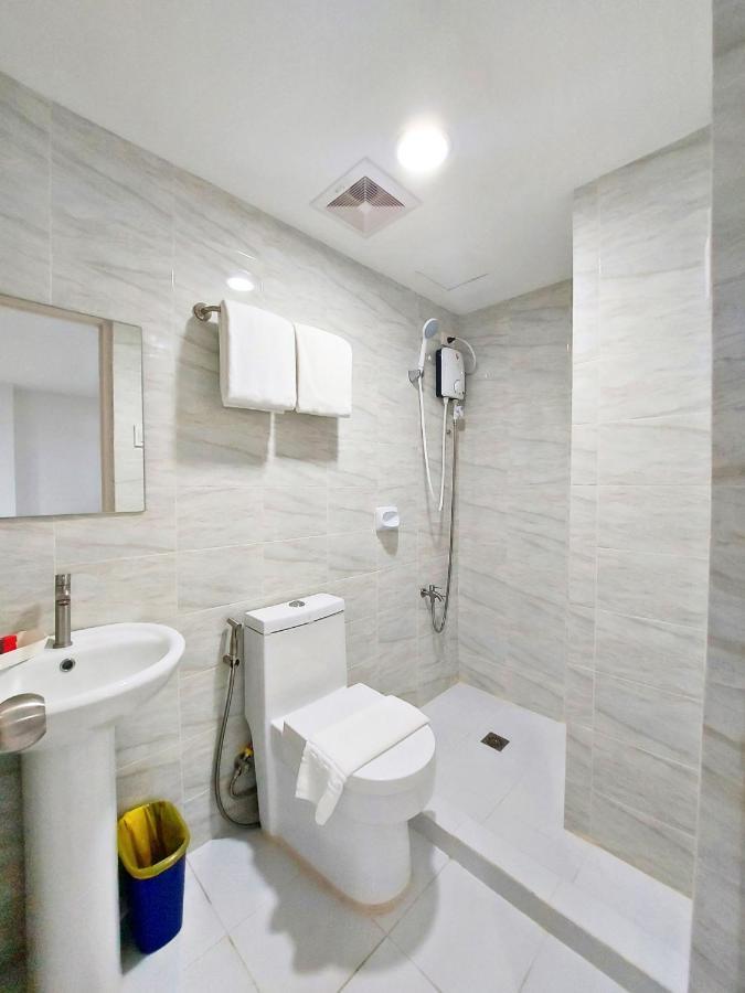 Airobedz Bgc - Near Uptown Hotel Manila Exterior photo